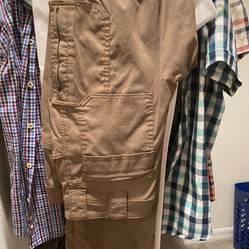Wrangler Outdoor Series Khaki Cargo Pants | Size 34 x 32